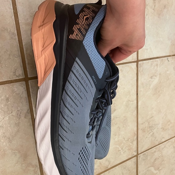 Hoka One One Shoes - Hoka Arahi shoe